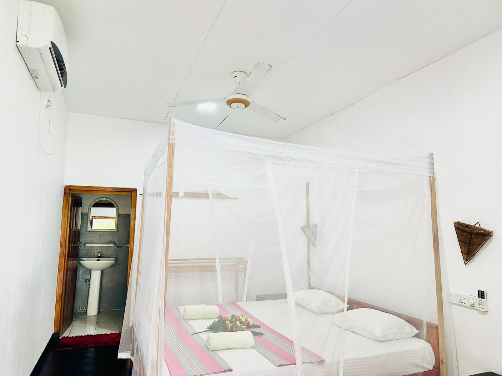 Beach Wave Hotel Аругам Экстерьер фото
