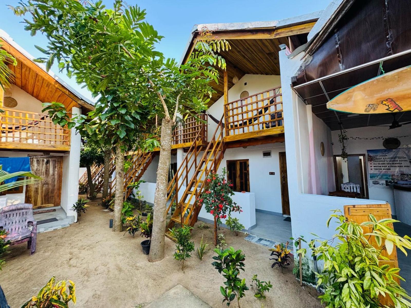 Beach Wave Hotel Аругам Экстерьер фото